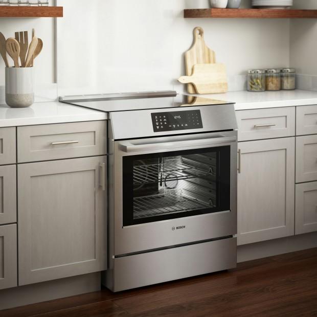 Bosch Cuisinière*****LIQUIDATION*** à induction coulissante de 30 pouces avec convection européenne authentique HIIP057C VENTE FINALE - BOITE OUVERTE - VENDU TEL QUEL - Germain Larivière