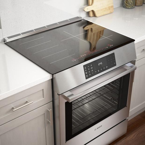 Bosch Cuisinière*****LIQUIDATION*** à induction coulissante de 30 pouces avec convection européenne authentique HIIP057C VENTE FINALE - BOITE OUVERTE - VENDU TEL QUEL - Germain Larivière